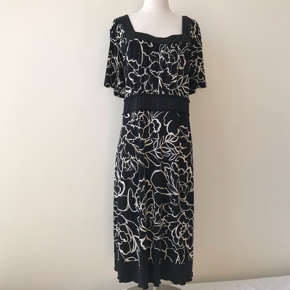 Lane Bryant Dresses & Skirts - Lane Bryant Print Tie Waist Stretch Dress Sz 26/28